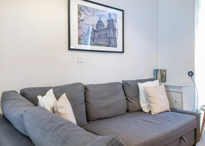 Cosy 2 Bedroom Town House Close To City Centre